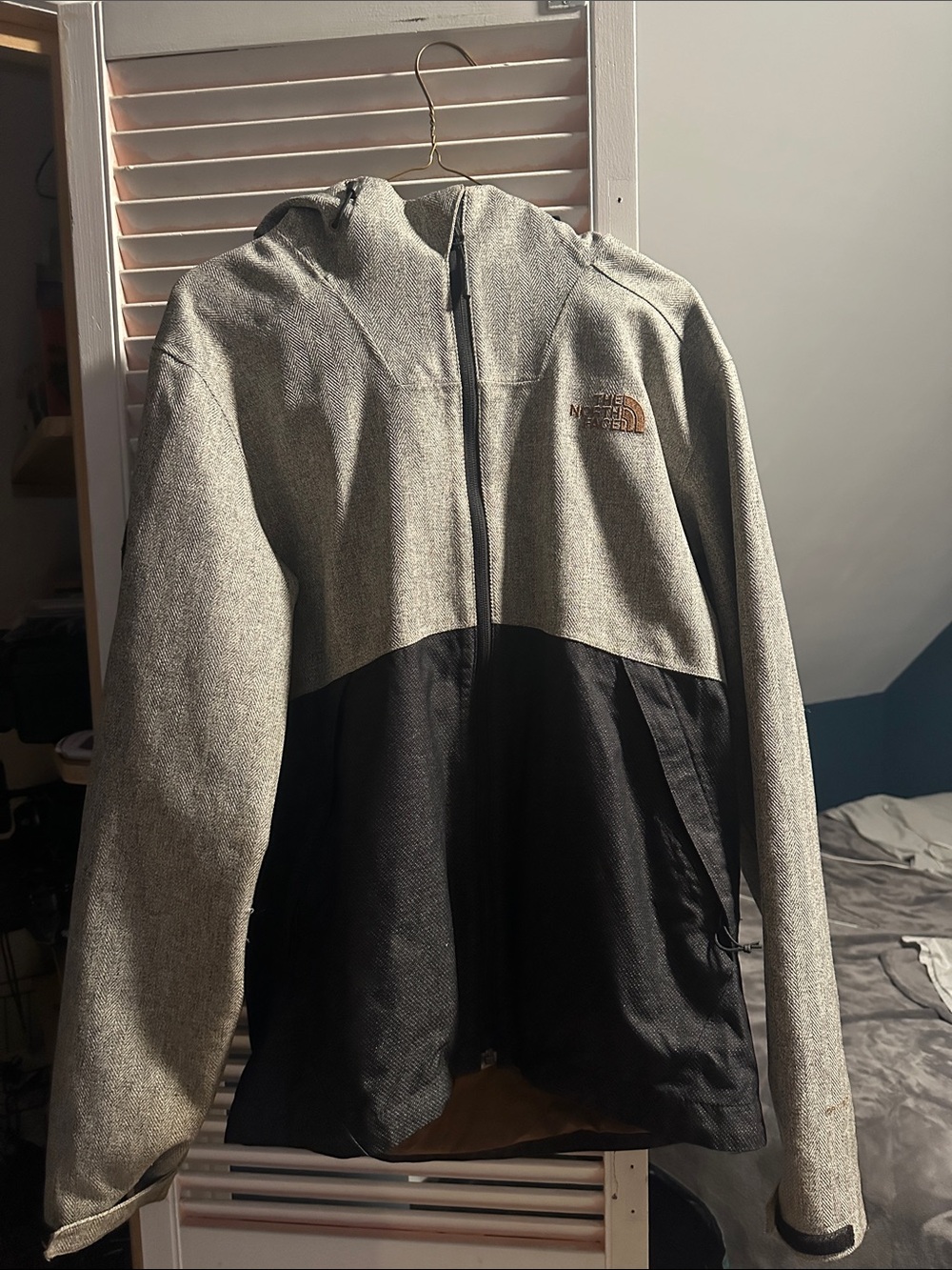 The North Face Men's Gray and Black Two-Tone Hooded Rain Jacket